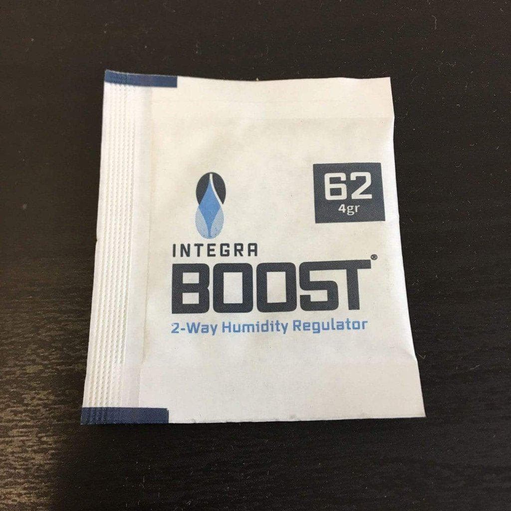 Close-up of an Integra Boost Humidity Controller 4 Pack with text “4gr” visible on the packet.