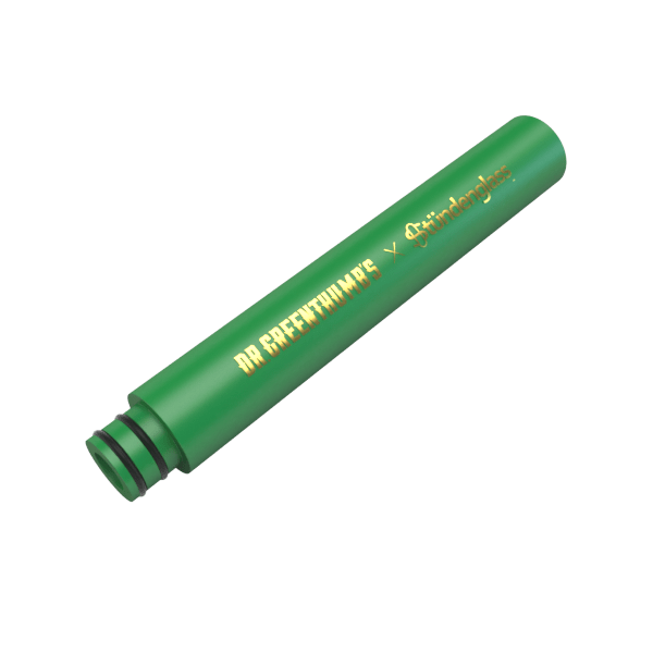 Angled close-up of a green Dr. Greenthumb's X Stündenglass Hose Wand with gold lettering and black O‑rings on a white background